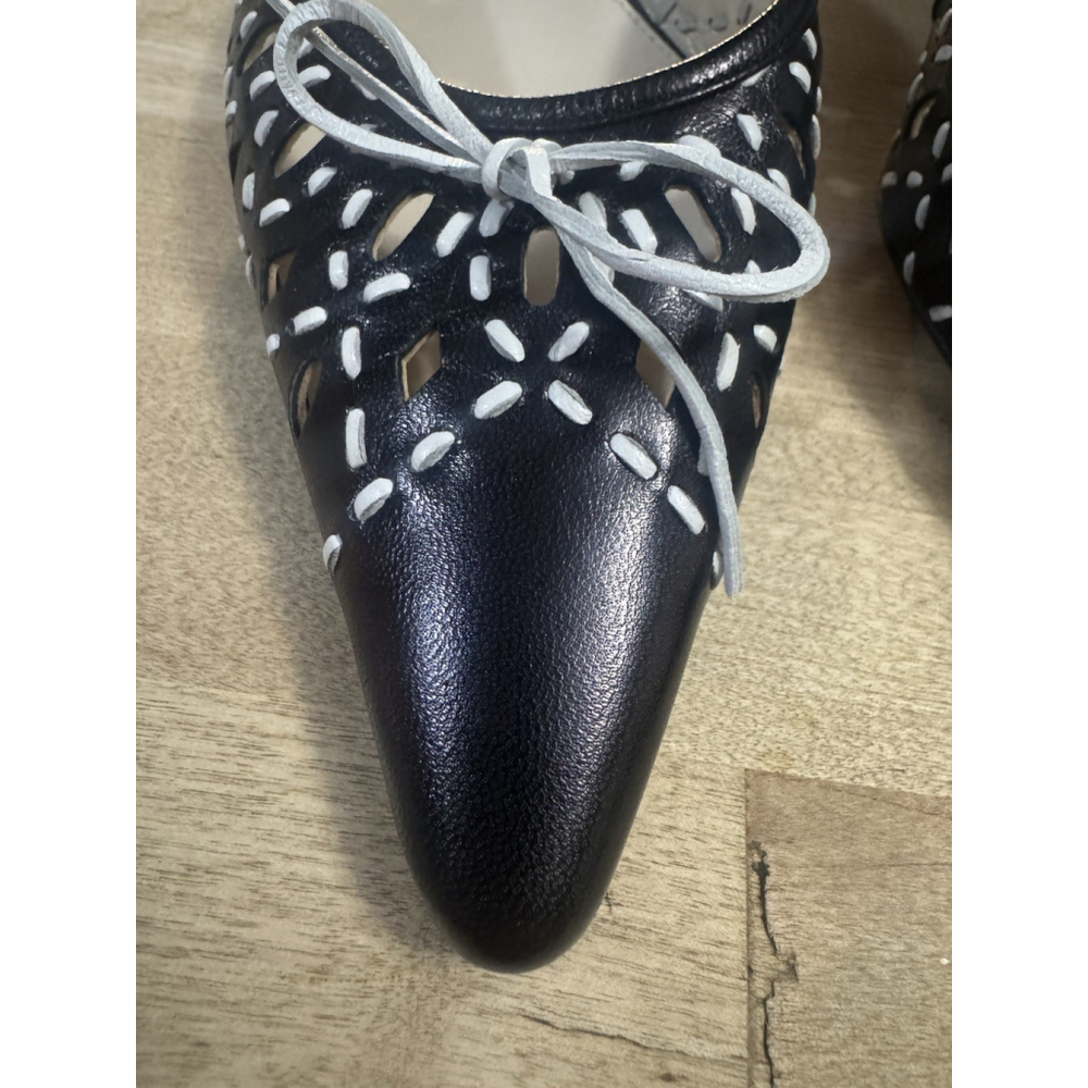 Bruno Magli Women’s Black Leather Kitten Heel Laser Cut Bow Italy 8 NEW! - Picture 5 of 10